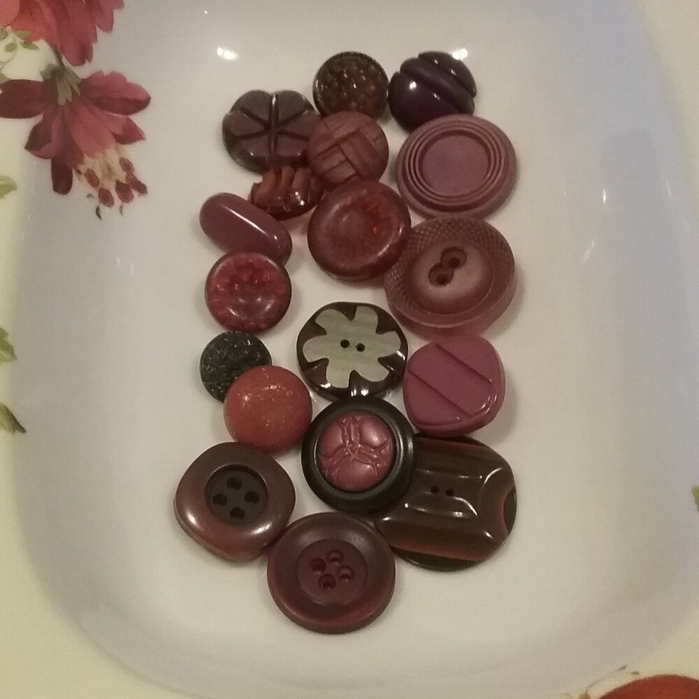 Vintage Maroon & Brown Retro Buttons Mixed Sizes and Styles - Collection of 18